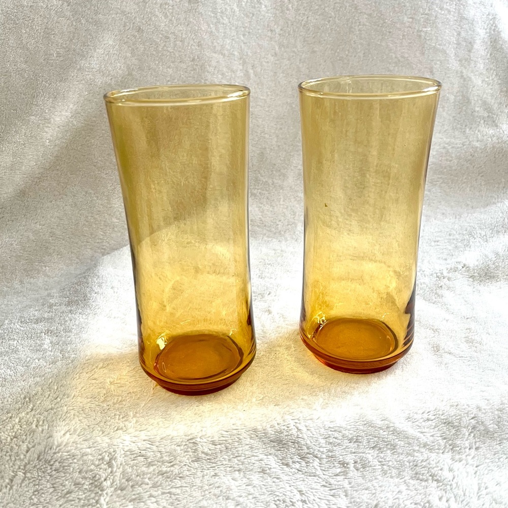 Vintage Amber Flared Drinking Glasses - Picture 3 of 5